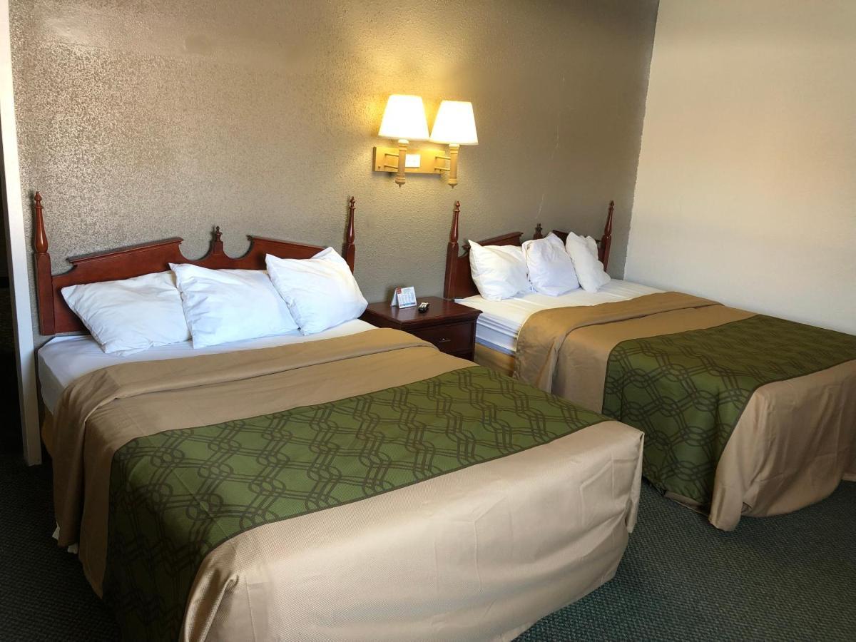 Econo Lodge Wisconsin Rapids Esterno foto