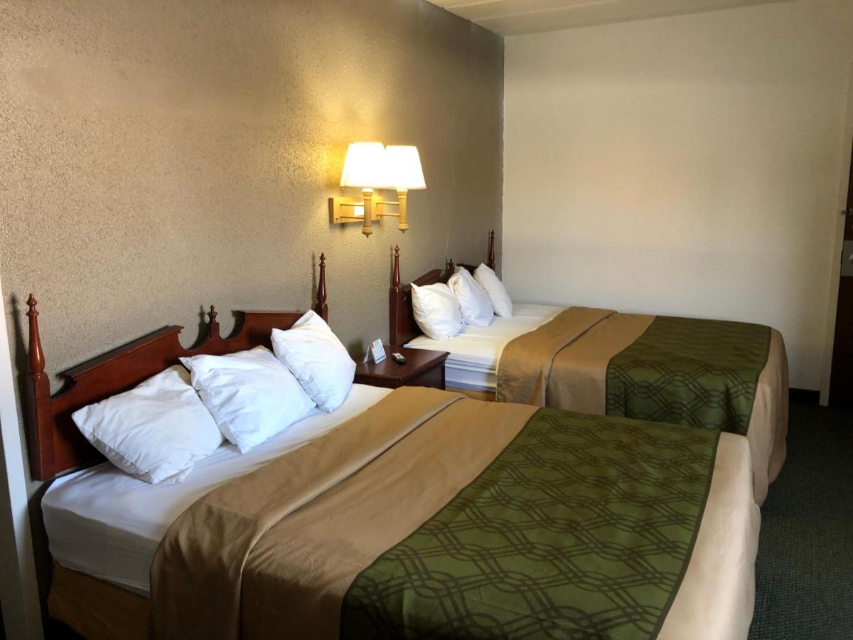 Econo Lodge Wisconsin Rapids Esterno foto