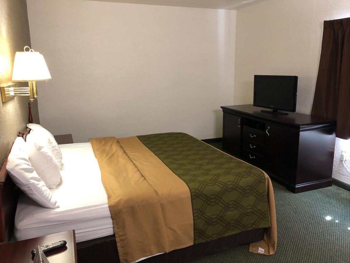 Econo Lodge Wisconsin Rapids Esterno foto