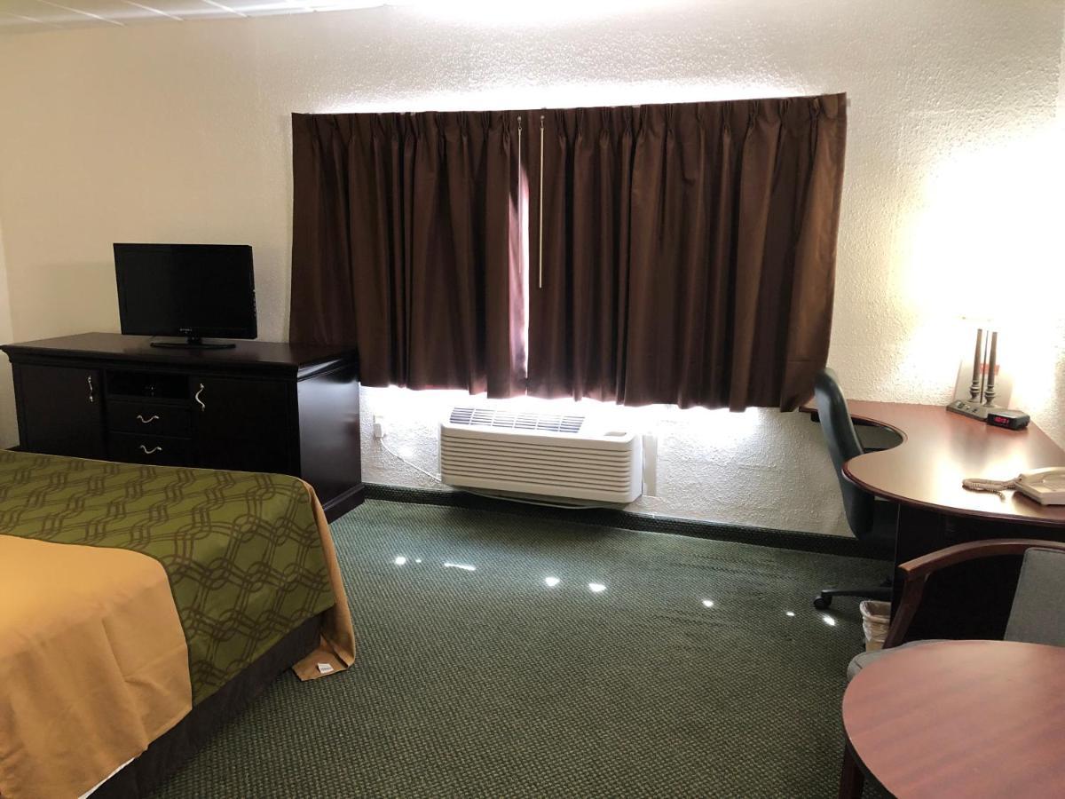 Econo Lodge Wisconsin Rapids Esterno foto