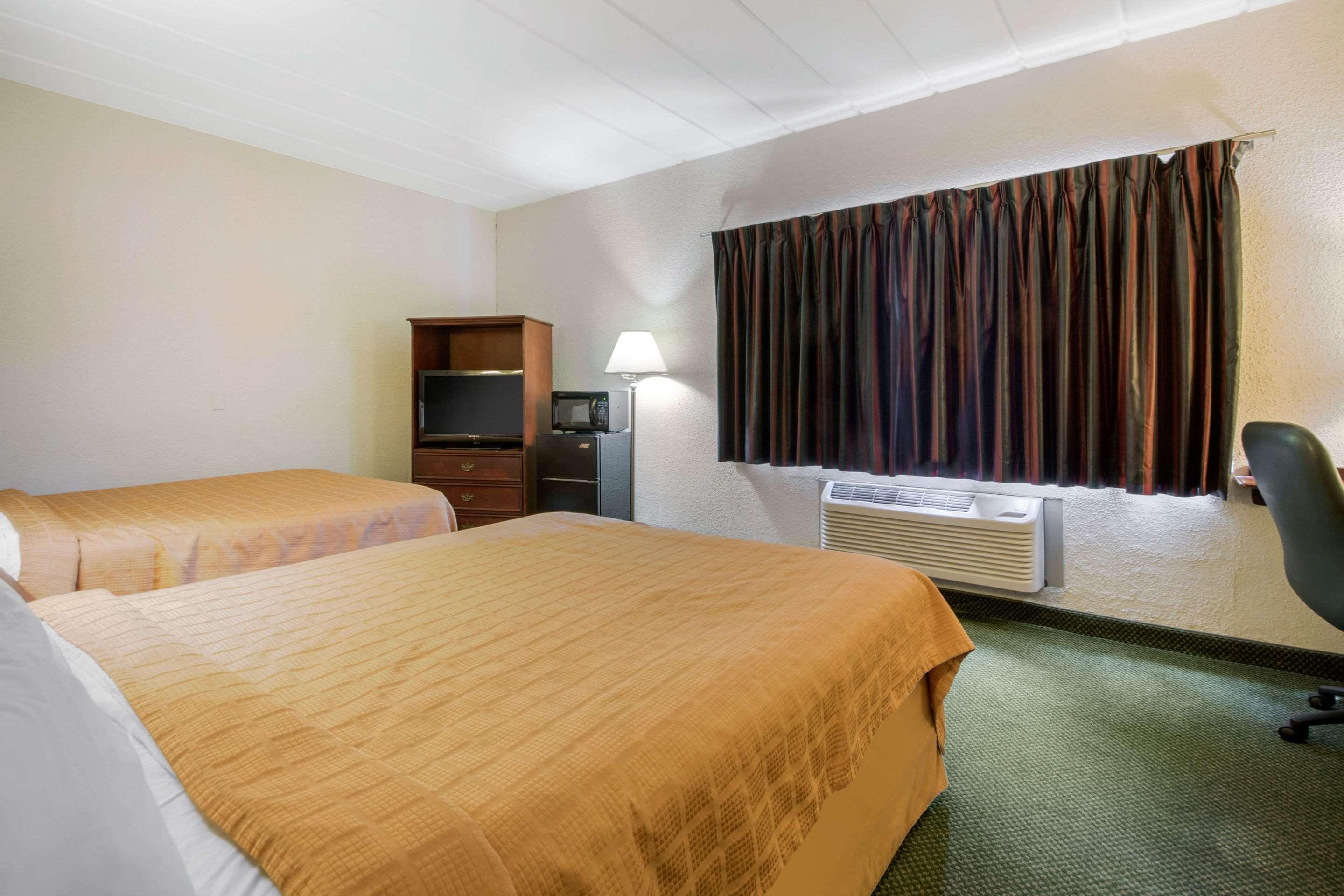 Econo Lodge Wisconsin Rapids Esterno foto