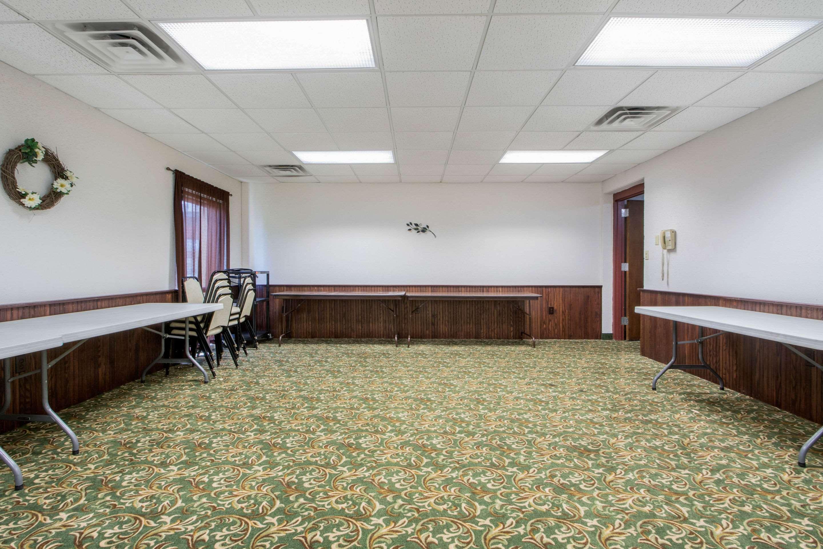 Econo Lodge Wisconsin Rapids Esterno foto