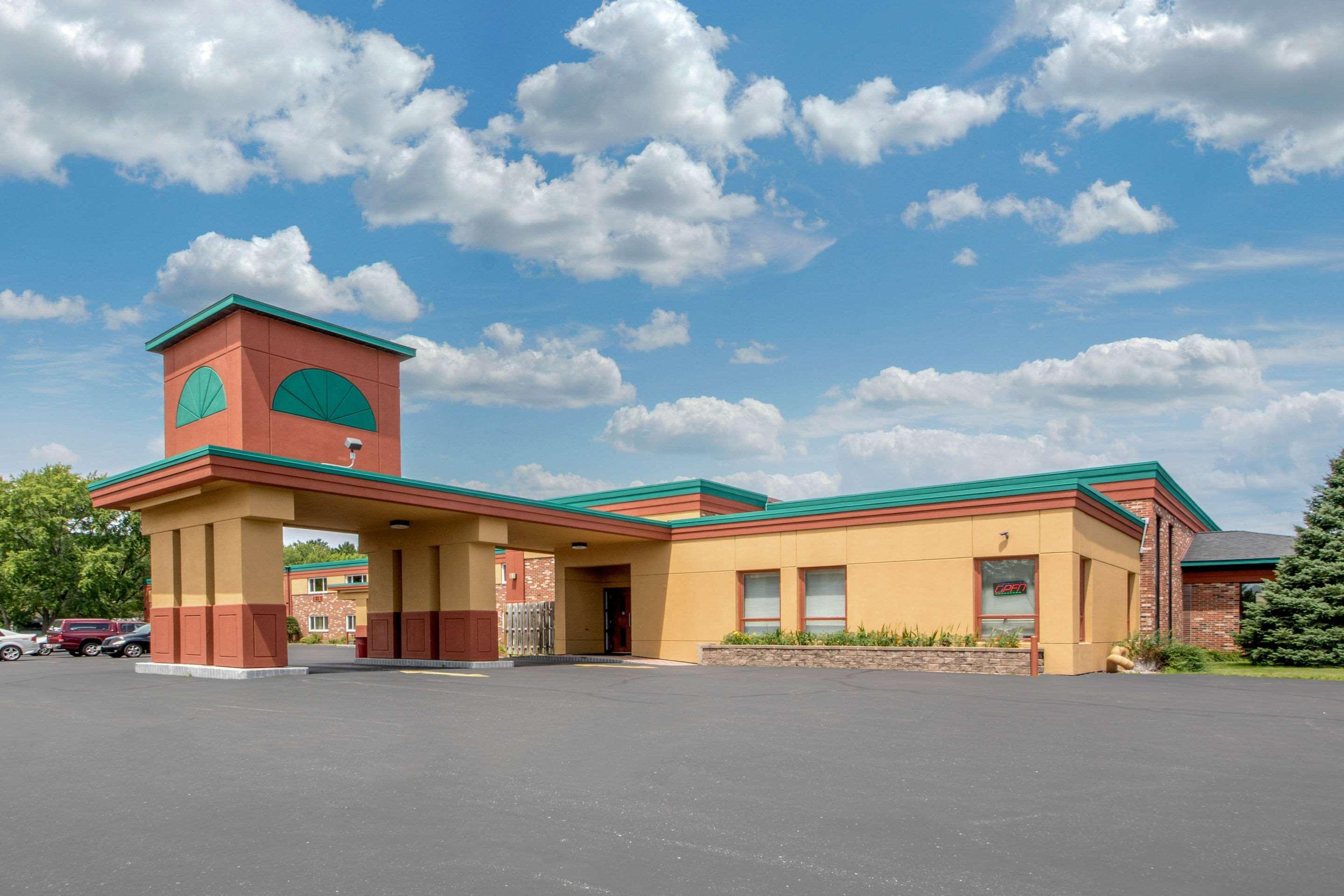 Econo Lodge Wisconsin Rapids Esterno foto
