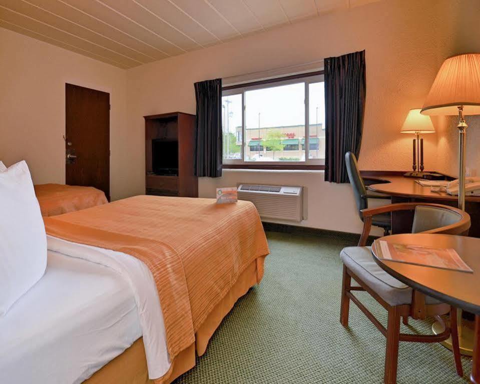 Econo Lodge Wisconsin Rapids Esterno foto